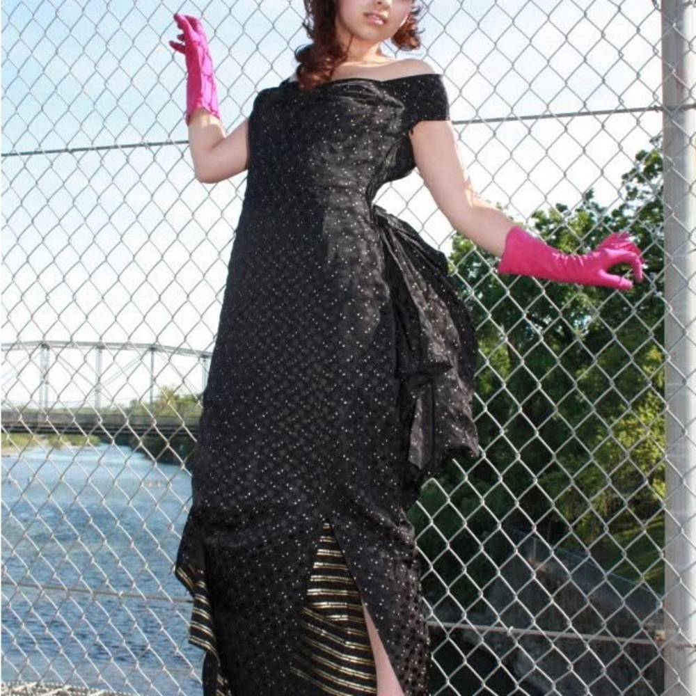 Vintage Elegant Black Off-Shoulder Gown